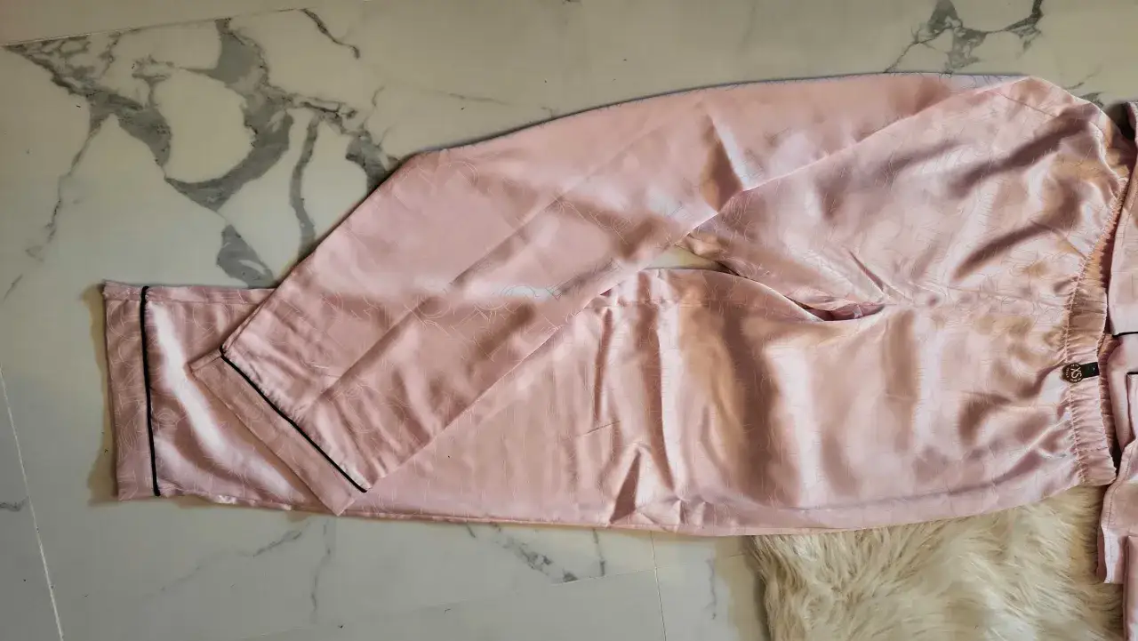 Zdjęcie Piżamy damskie New Yorker: Trendy, ceny i porady - znajdź swoją!