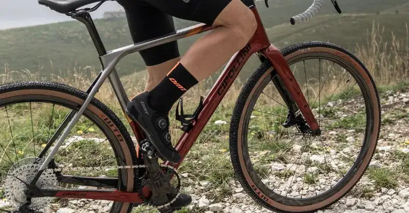 Zdjęcie Jakie buty na szosę wybrać, aby uniknąć dyskomfortu i poprawić jazdę?