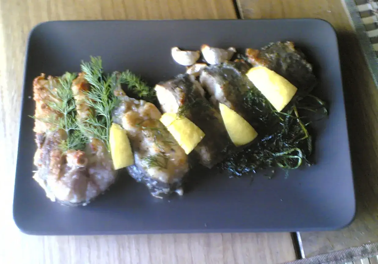 Zdjęcie Jak przyrządzić suma na patelni, aby był soczysty i smaczny