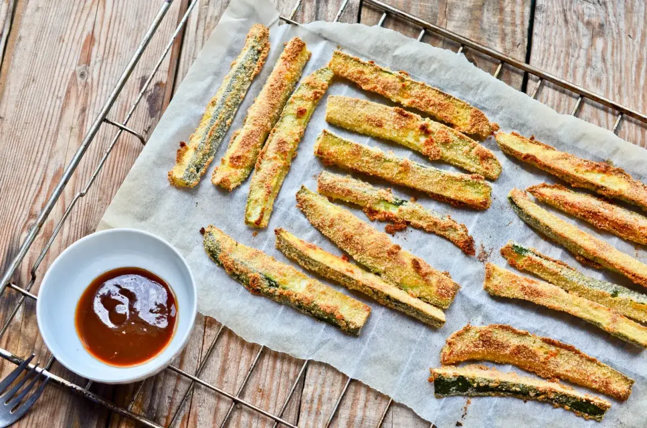 Zdjęcie Frytki z cukinii - Przepis na zdrowe i chrupiące frytki z cukinii