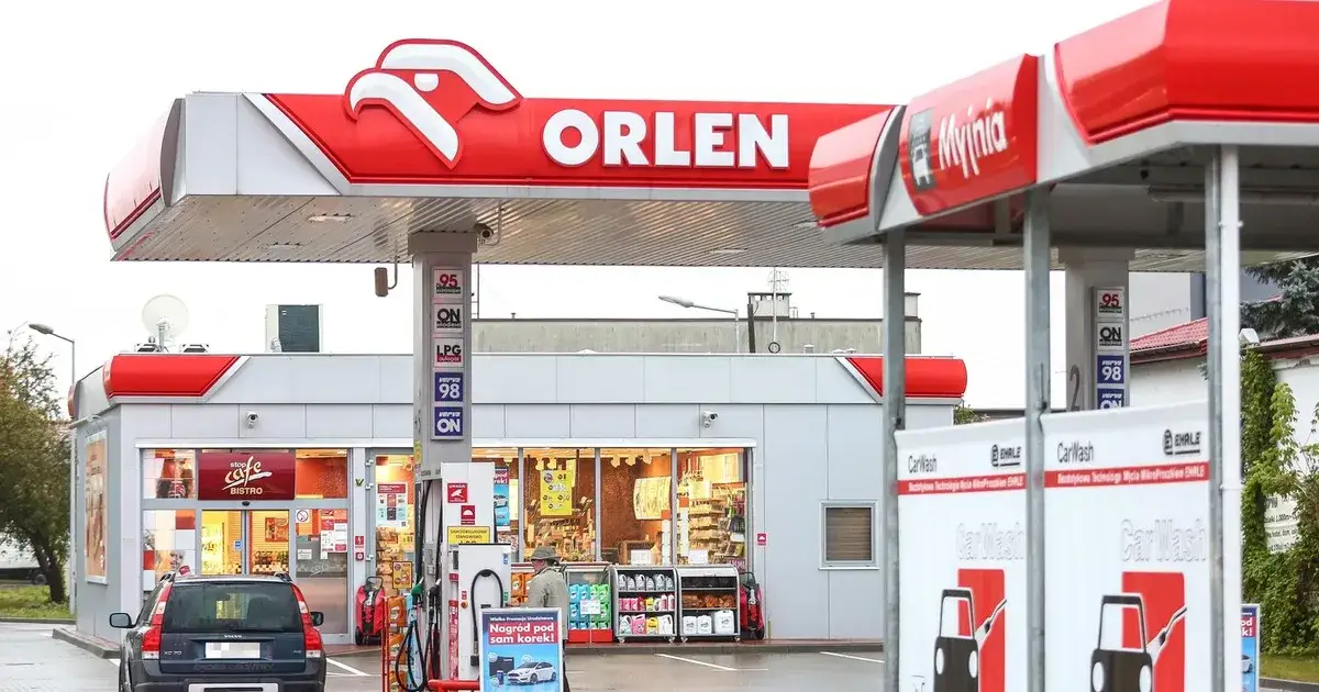 Zdjęcie Ile zarabia kierownik stacji Orlen? Zaskakujące różnice w wynagrodzeniu