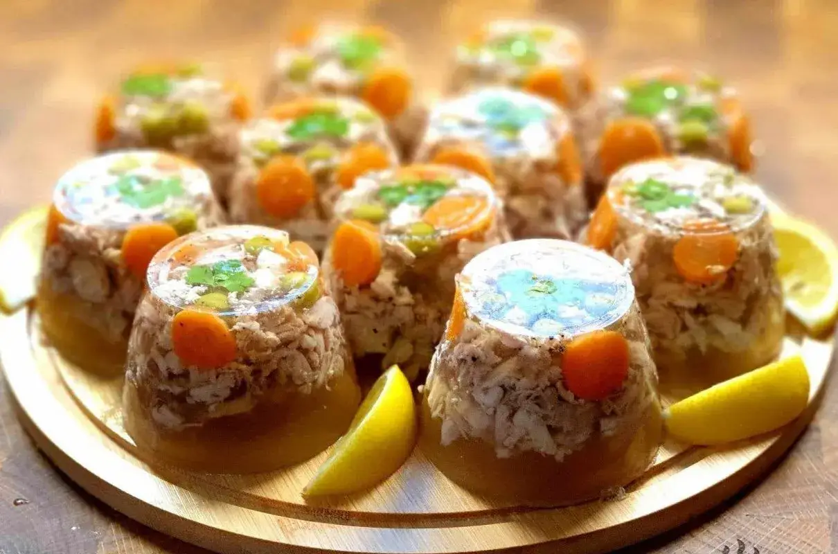 Zdjęcie Przepis na drobiową galaretę, która zachwyci Twoich gości na święta