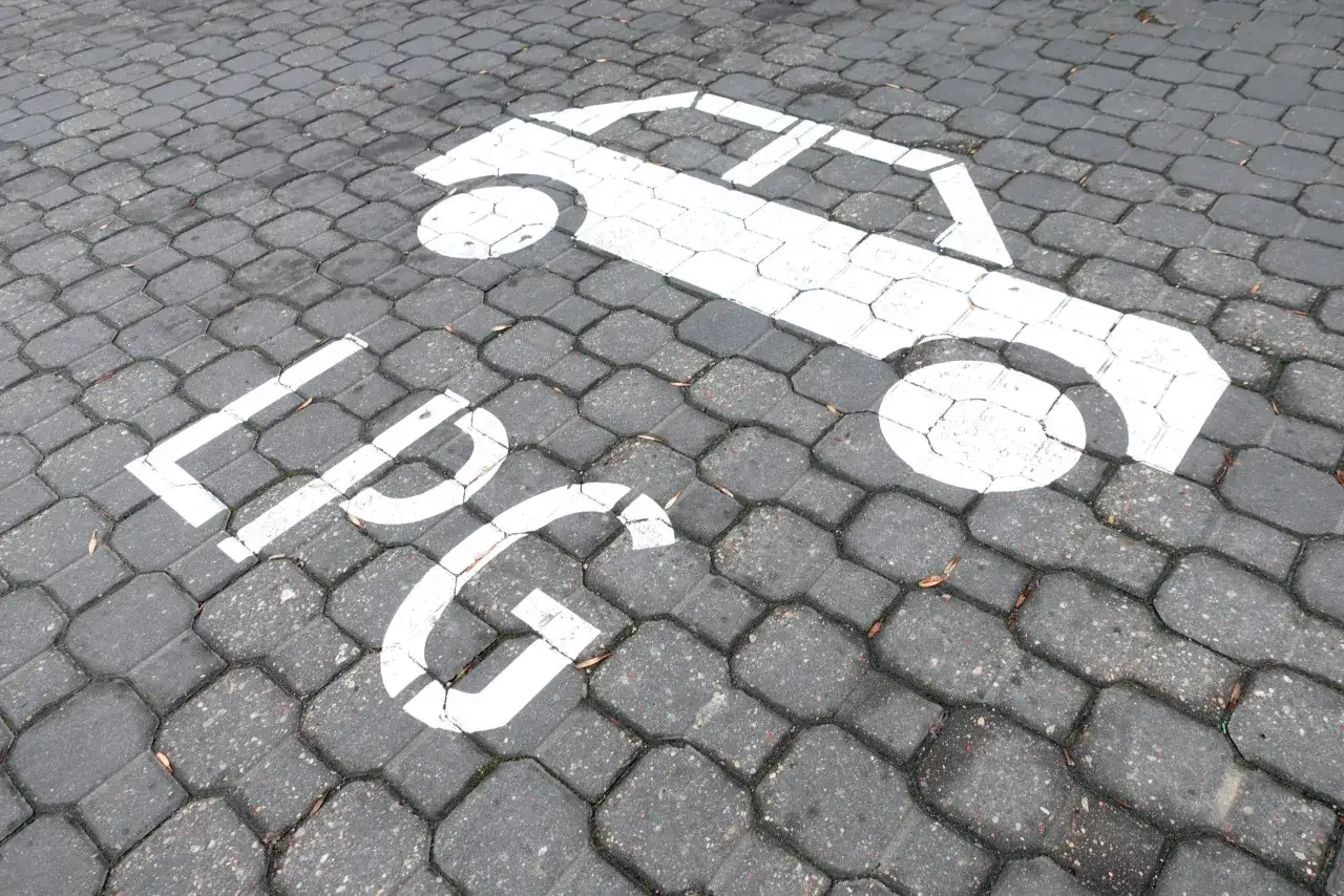 Zdjęcie Co potrzeba do przeglądu auta z LPG? Kluczowe dokumenty i koszty