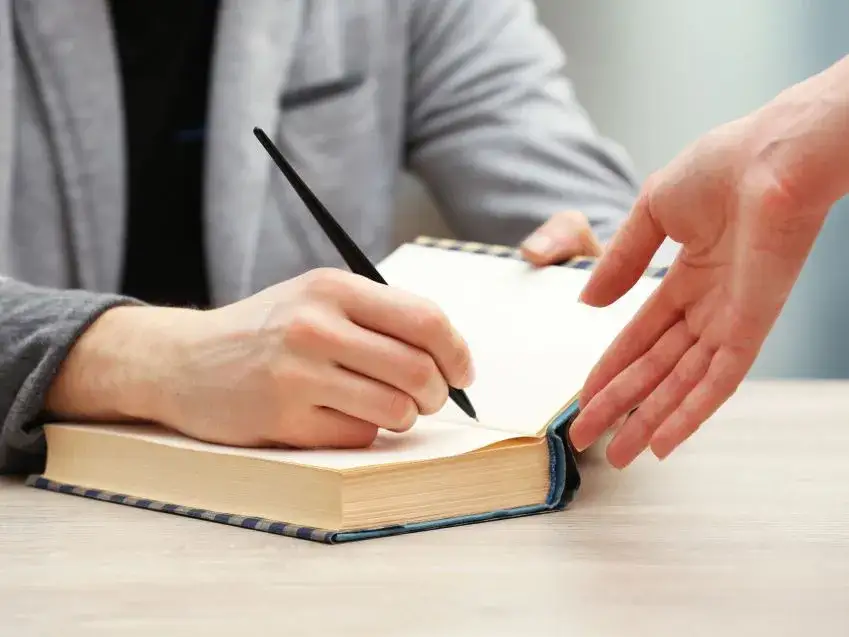 Zdjęcie Gdzie wydać własną książkę: 5 sprawdzonych sposobów publikacji