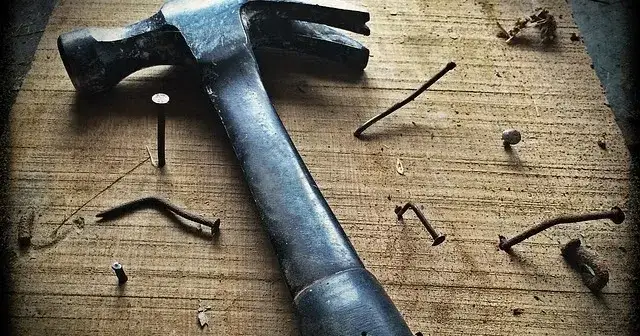 Zdjęcie Jakie gwoździe do konstrukcji szkieletowej wybrać, aby uniknąć błędów?