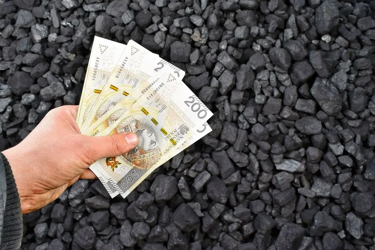 Zdjęcie Dodatek węglowy dla spółdzielni: czy mieszkaniec dostanie pieniądze?