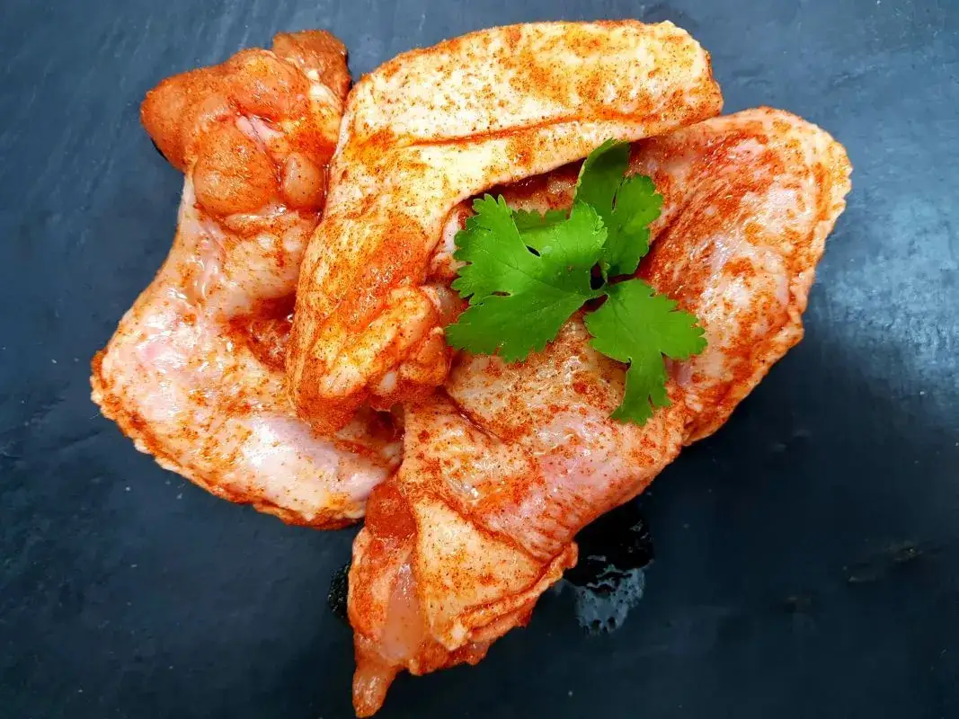 Zdjęcie Gdzie kupić skrzydełka wieprzowe? Sprawdź najlepsze opcje!