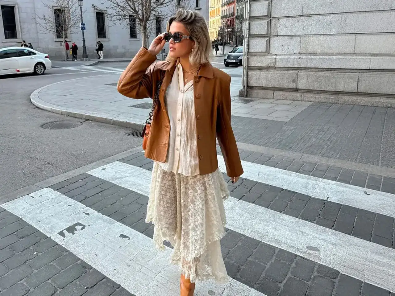 Zdjęcie Falda larga blanca: &iquest;C&oacute;mo combinarla? Gu&iacute;a de estilo experta