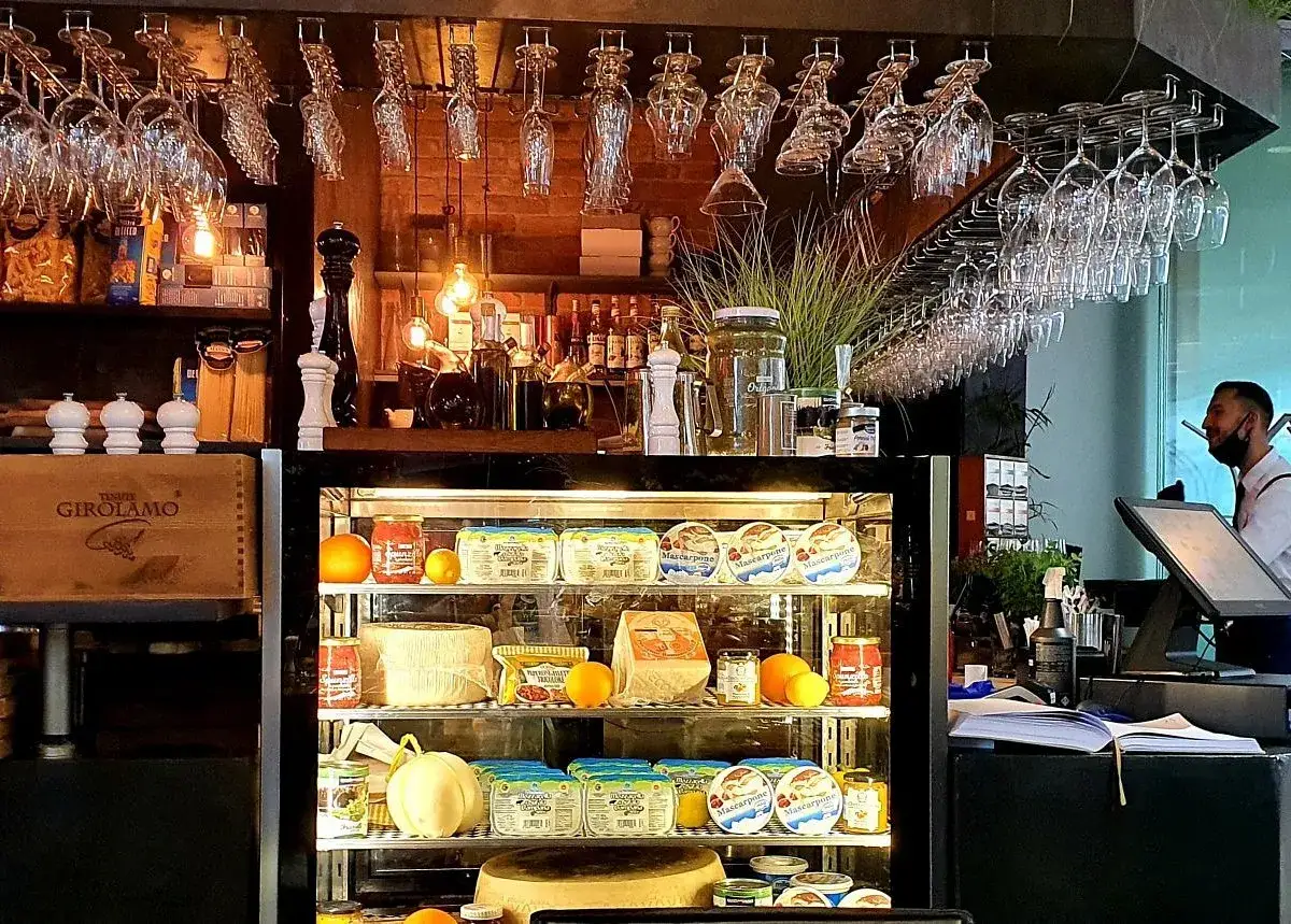 Zdjęcie PINI Grill &amp; Delikatesy - Najlepsze steki i włoskie przysmaki w Polsce