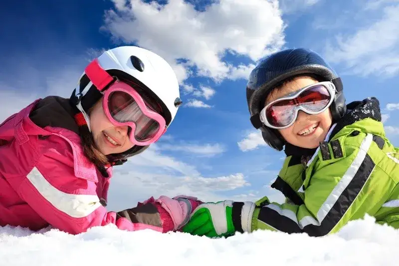 Zdjęcie Jakie narty dla małego dziecka wybrać i jak się nazywają?