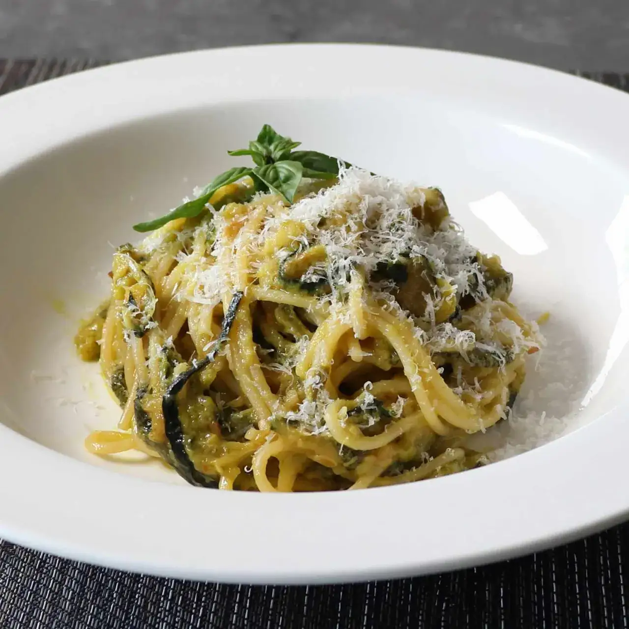 Zdjęcie Spaghetti alla Nerano: Przepis na idealne, kremowe danie z historii