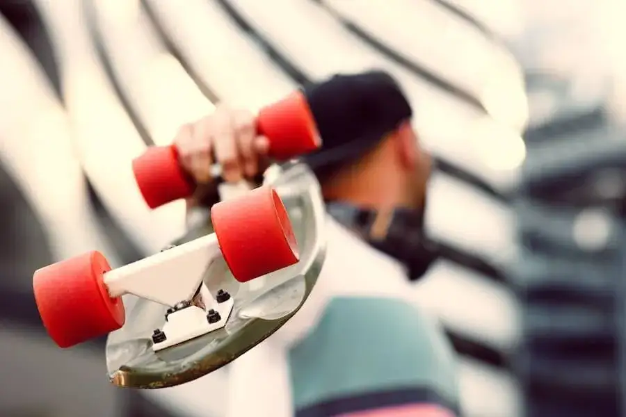 Zdjęcie Jaki rozmiar deskorolki do wzrostu? Wybierz idealny model dla siebie