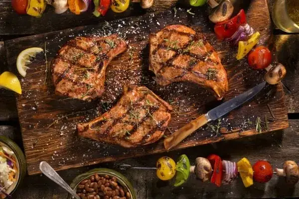 Zdjęcie Juteuse et savoureuse : la côte de porc grillée enfin parfaite !