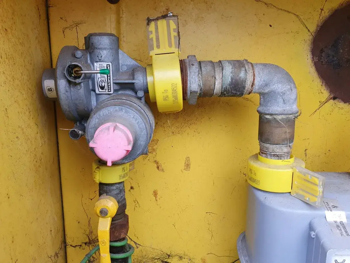 Zdjęcie Jak zakręcić zawór gazu przy liczniku i uniknąć niebezpieczeństwa