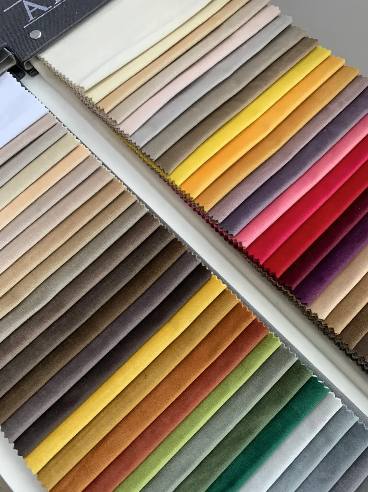 Zdjęcie Wykończenie wnętrz inspirowane stylem plemion Ndebele: kolory RPA w domu