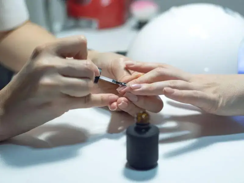 Zdjęcie Jak używać primer do paznokci: 10 wskazówek dla perfekcyjnego manicure