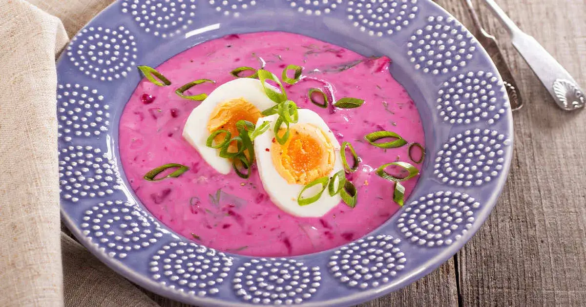 Zdjęcie Prosta zupa botwinkowa krok po kroku. Pyszny przepis bez zbędnego zachodu!