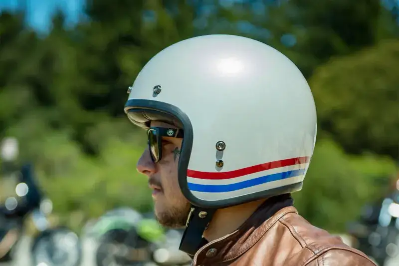 Zdjęcie Najlepszy kolor kasku motocyklowego - wybierz mądrze dla bezpieczeństwa