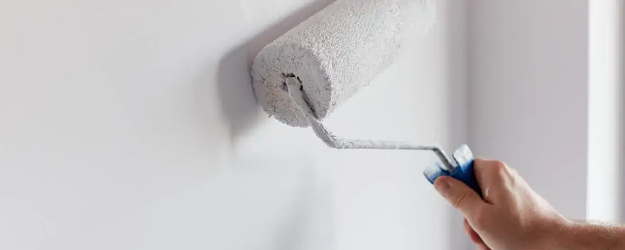 Zdjęcie Jak pomalować ściany w salonie i uniknąć najczęstszych błędów?