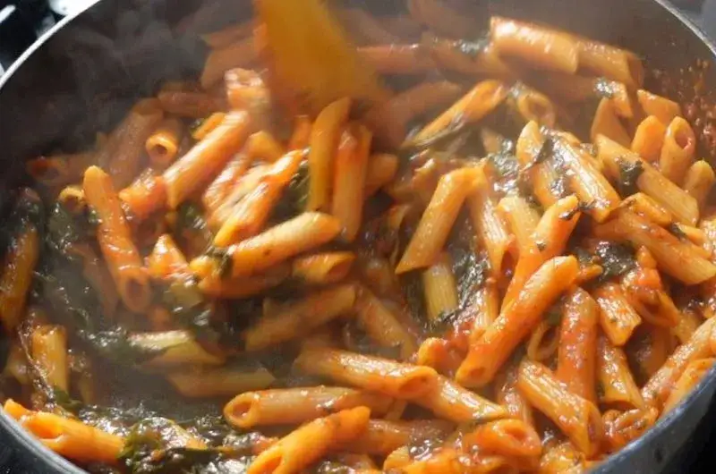 Zdjęcie Jakie przyprawy do makaronu ze szpinakiem, które zachwycą smakiem