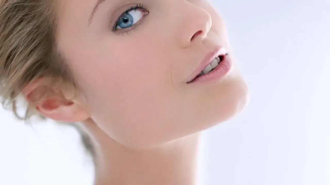 Zdjęcie Czy pod krem BB nakładać krem? Sekret idealnej pielęgnacji i kolejności aplikacji