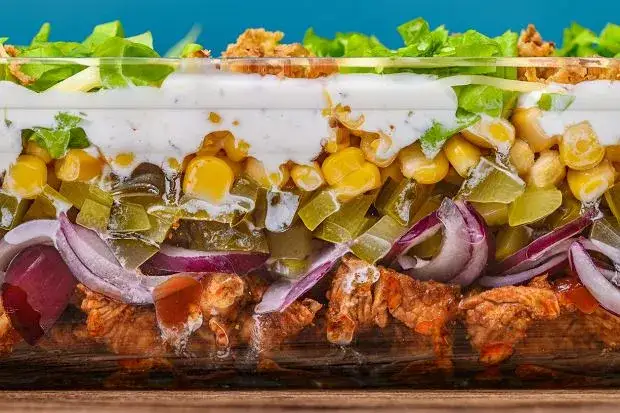 Zdjęcie Sałatka jak z McDonald's – prosty przepis i zdrowe modyfikacje do spróbowania