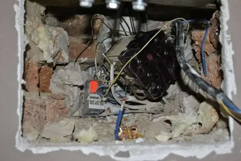 Zdjęcie Jak anonimowo zgłosić kradzież prądu PGE i nie obawiać się konsekwencji