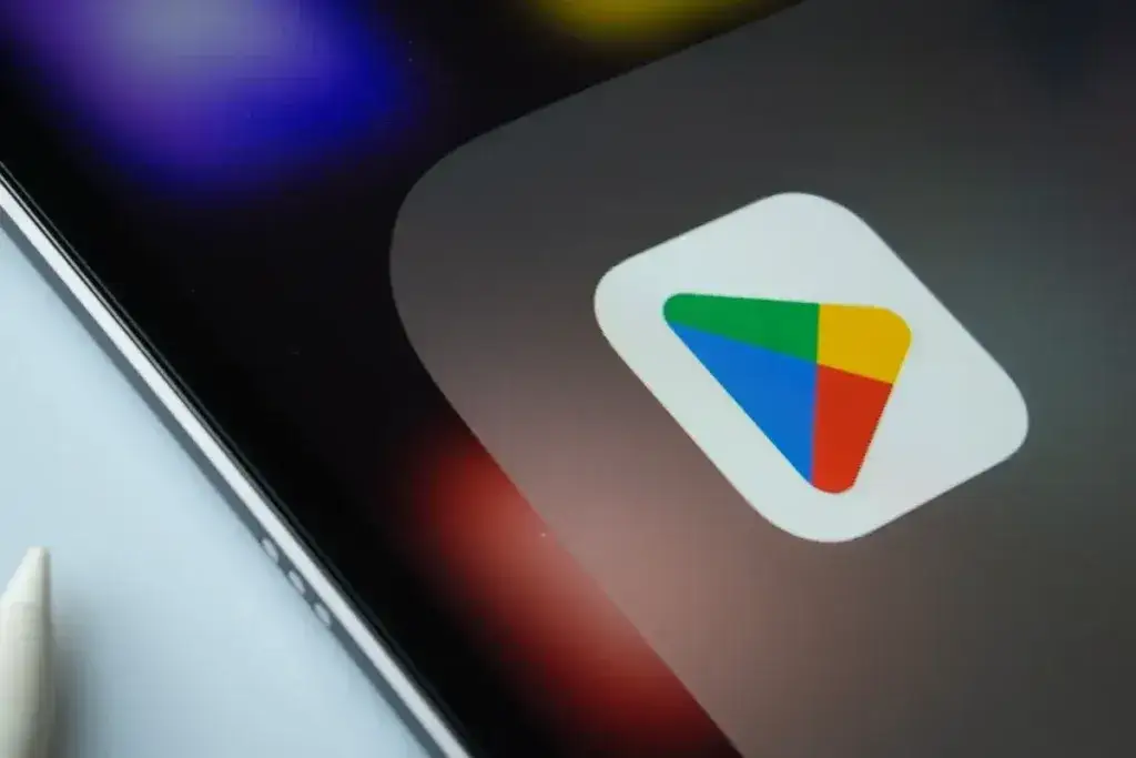 Zdjęcie Jak zainstalować Sklep Play na telefonie - prosty poradnik