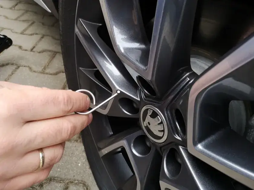 Zdjęcie Jaką siłą dokręcać felgi aluminiowe, by uniknąć niebezpieczeństwa?