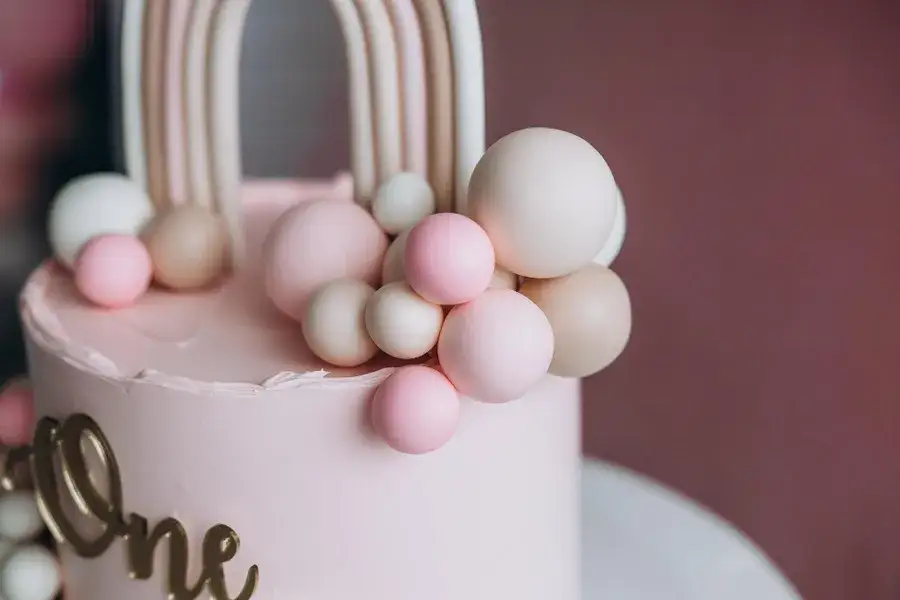 Zdjęcie Jak zrobić toppery na tort, które zachwycą Twoich gości?