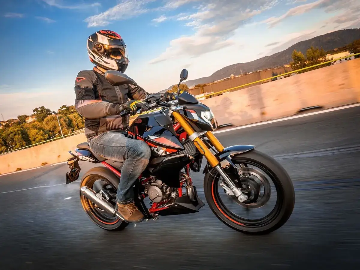 Zdjęcie Ile kosztuje motorower? Ceny, które mogą Cię zaskoczyć