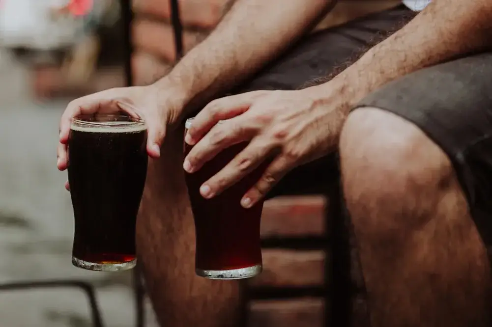 Zdjęcie Czy piwo jest dobre na zakwasy? Poznaj negatywne skutki alkoholu