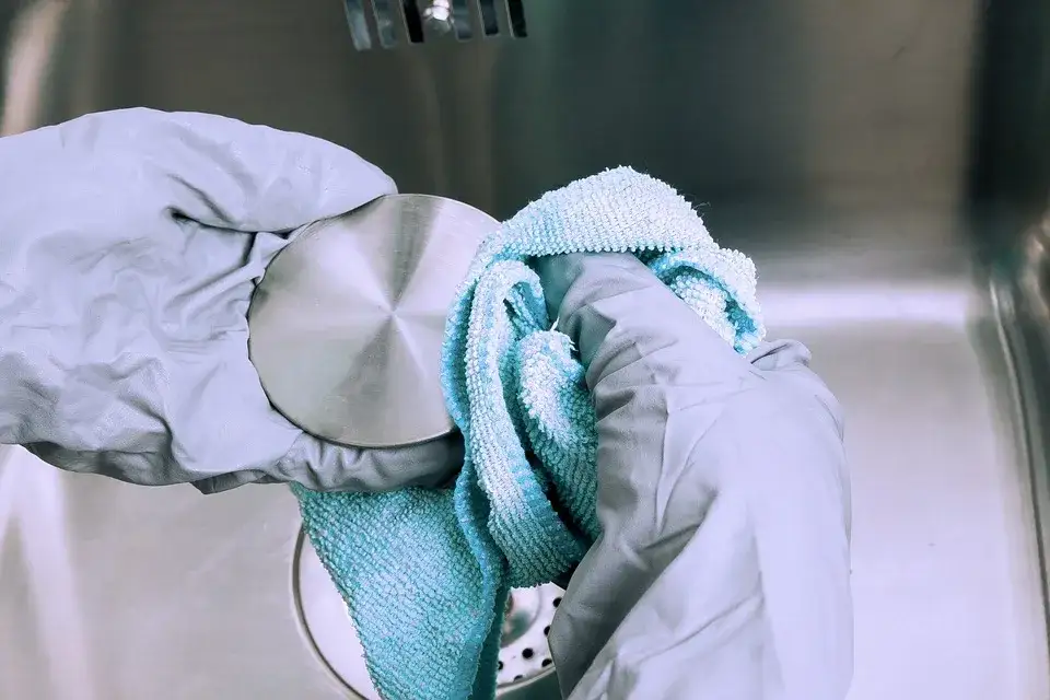 Zdjęcie Jak skutecznie pozbyć się nieprzyjemnego zapachu z zlewu – proste sposoby