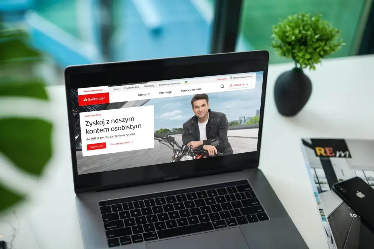 Zdjęcie Ile idzie przelew z mBanku do Santander? Sprawdź, co wpływa na czas!