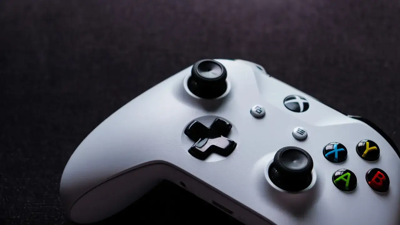 Zdjęcie Jak podłączyć słuchawki do Xbox Series X - proste sposoby i porady