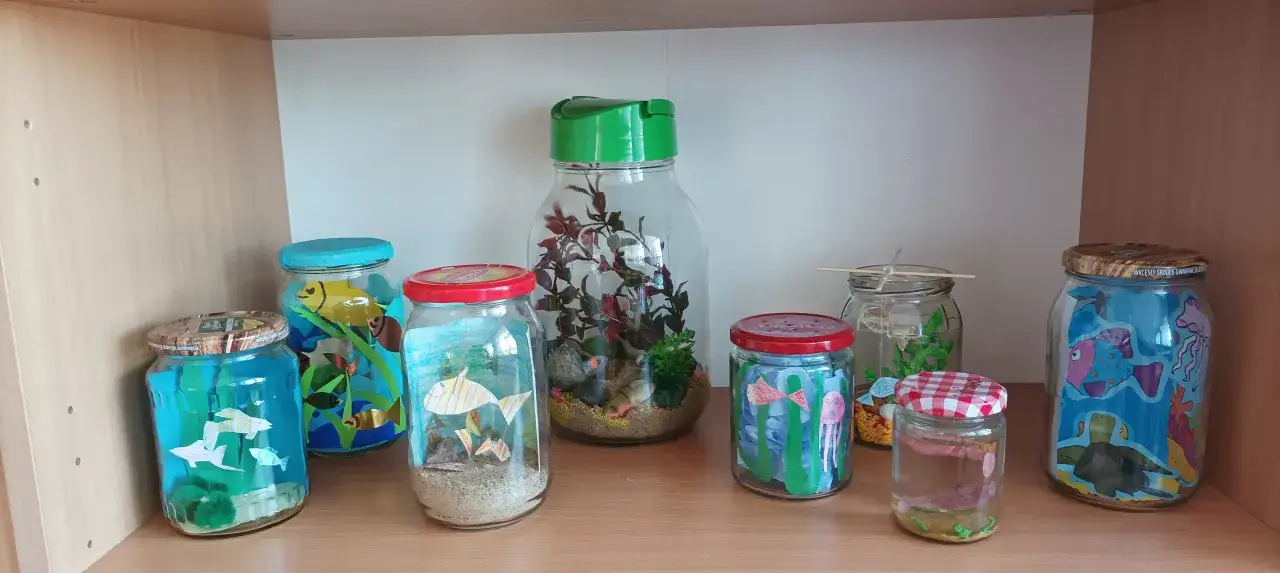 Zdjęcie Ile rybki wytrzymają w słoiku? Poznaj zaskakujące fakty o ich zdrowiu