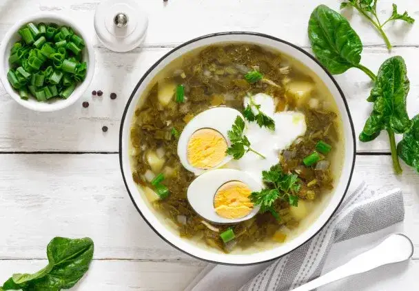 Zdjęcie Najlepszy przepis jak zrobić zupę szczawiową: prosty krok po kroku poradnik