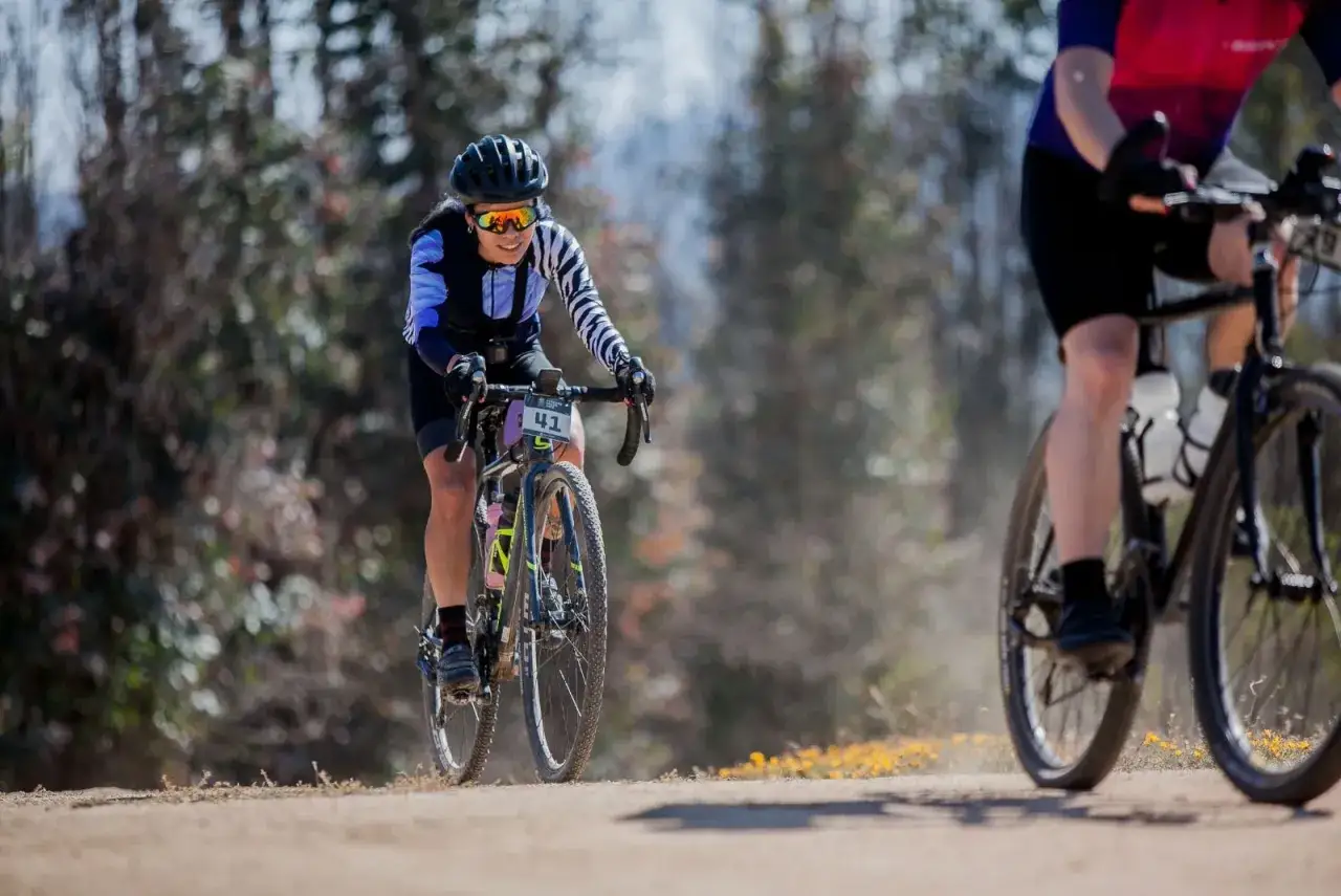 Zdjęcie Jak działa rower hybrydowy? Odkryj jego zalety i mechanikę działania