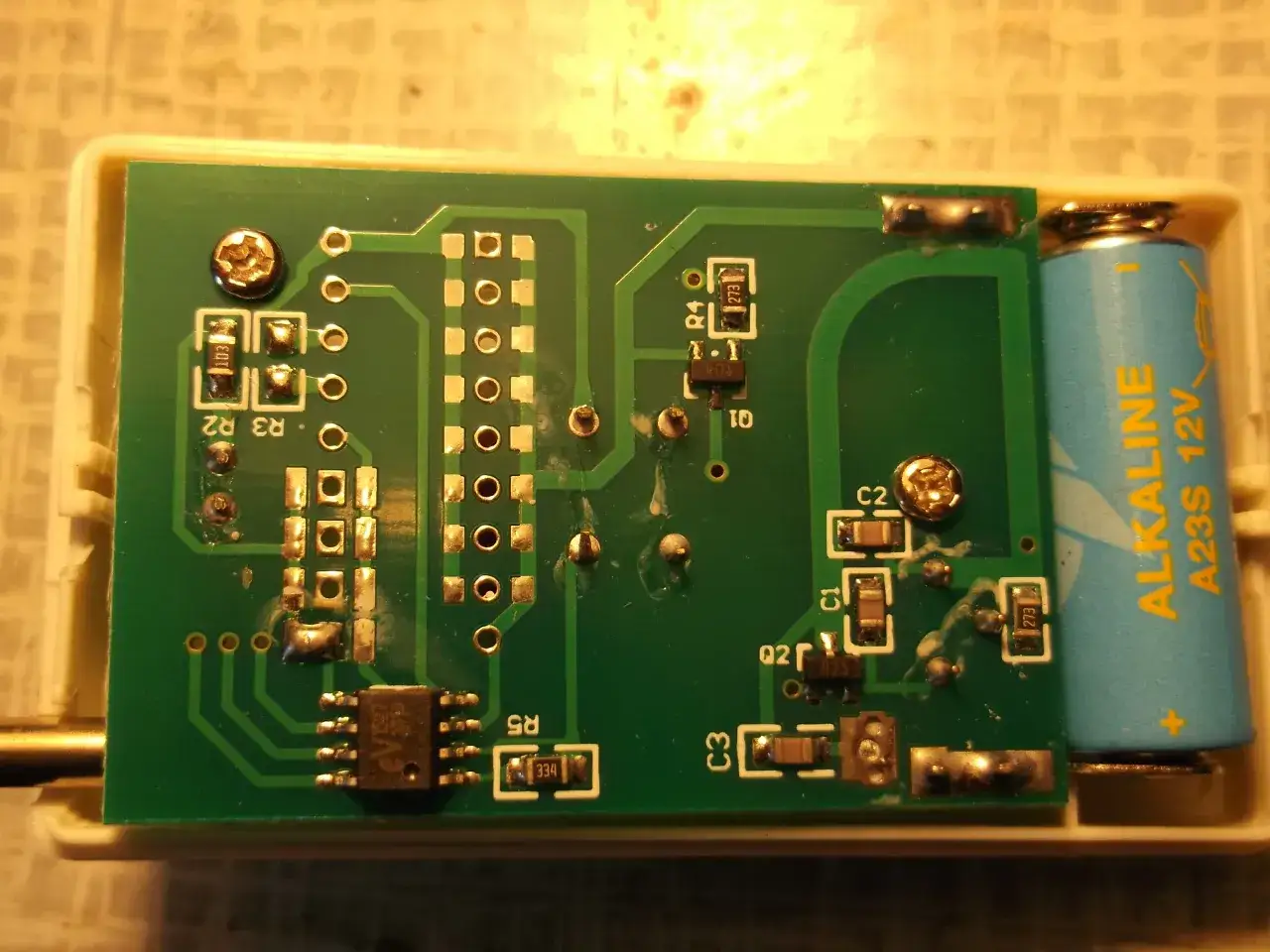 Zdjęcie Jak zwiększyć zasięg pilota 433? Proste sposoby na lepszy sygnał
