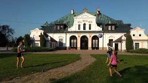 Zdjęcie Pałac w Czyżowie Szlacheckim: Historia, architektura i wyjątkowe wydarzenia