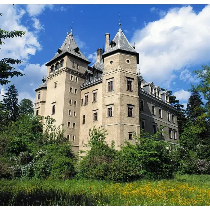 Zdjęcie Zamek w Gołuchowie: Fascynująca historia i tajemnice kultury