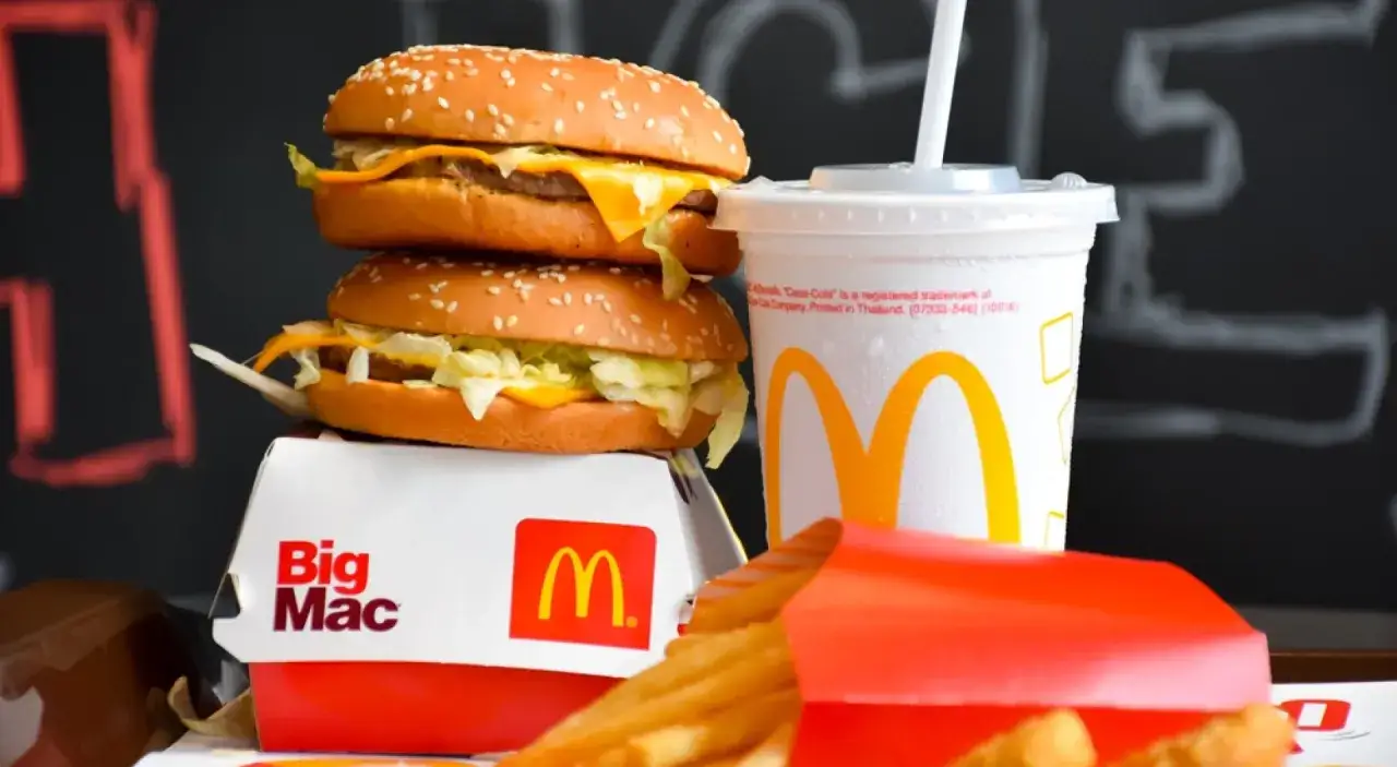 Zdjęcie Ile kalorii mają frytki z McDonald's? Zaskakujące dane o kaloriach