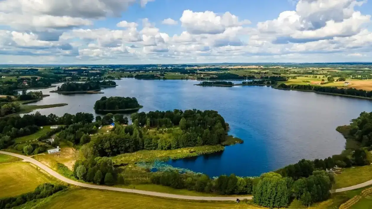 Zdjęcie Jezioro Dudeckie - tajemnice przyrody i atrakcje turystyczne