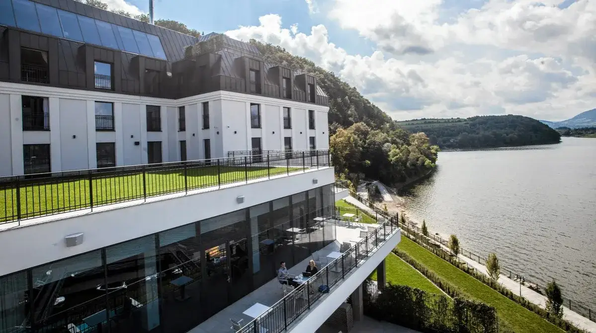 Zdjęcie Heron jezioro rożnowskie - luksusowy hotel z widokiem na naturę
