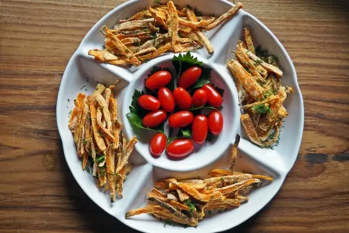 Zdjęcie Ile piec frytki z batatów, aby były idealnie chrupiące?