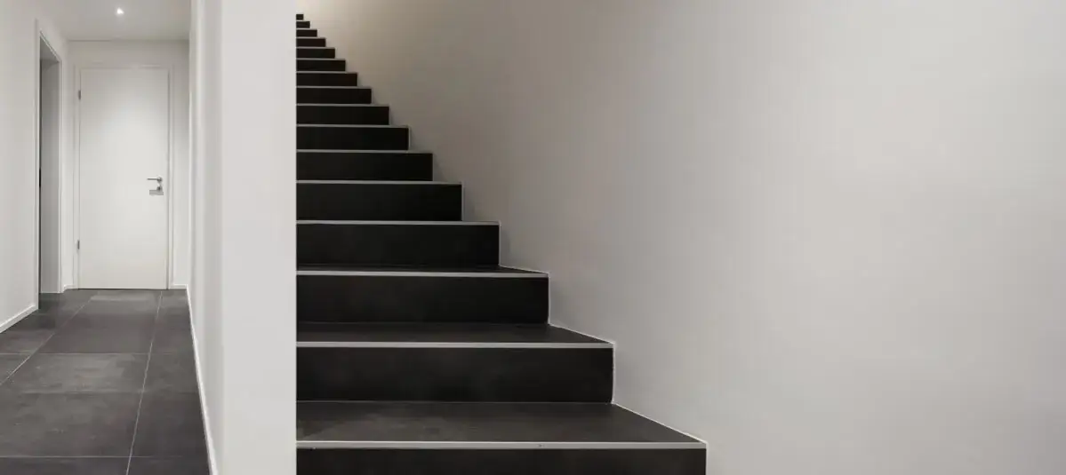 Zdjęcie Jakie płytki na schody wybrać, aby uniknąć niebezpieczeństw?