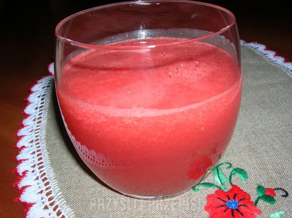 Zdjęcie Orzeźwiający koktajl z arbuza: prosty przepis na letnie chwile