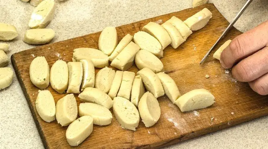 Zdjęcie Jak uniknąć sklejania kopytek po ugotowaniu – sprawdzone metody