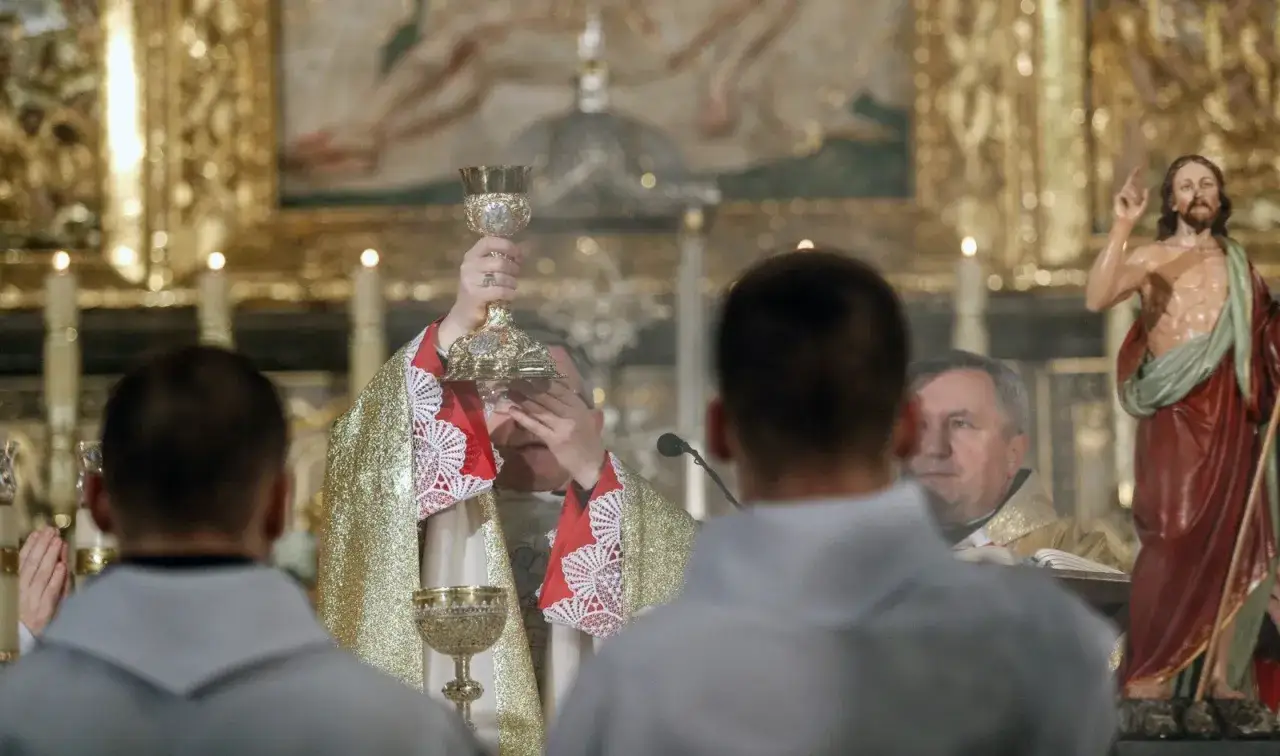 Zdjęcie Czy w drugi dzień świąt wielkanocnych trzeba iść do kościoła?