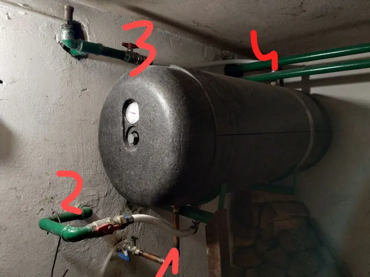 Zdjęcie Jak odpowietrzyć bojler elektryczny i uniknąć problemów z ciepłą wodą